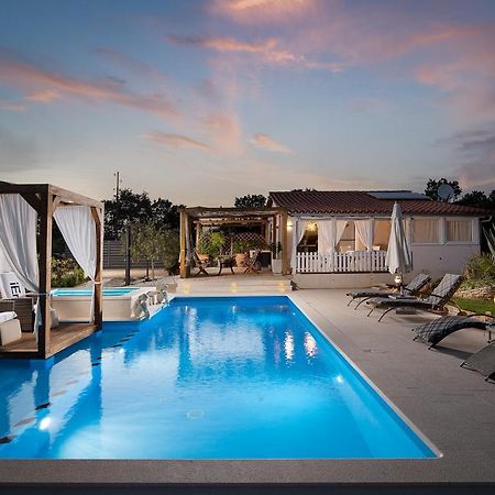 Holiday House Bilos فودنيان المظهر الخارجي الصورة