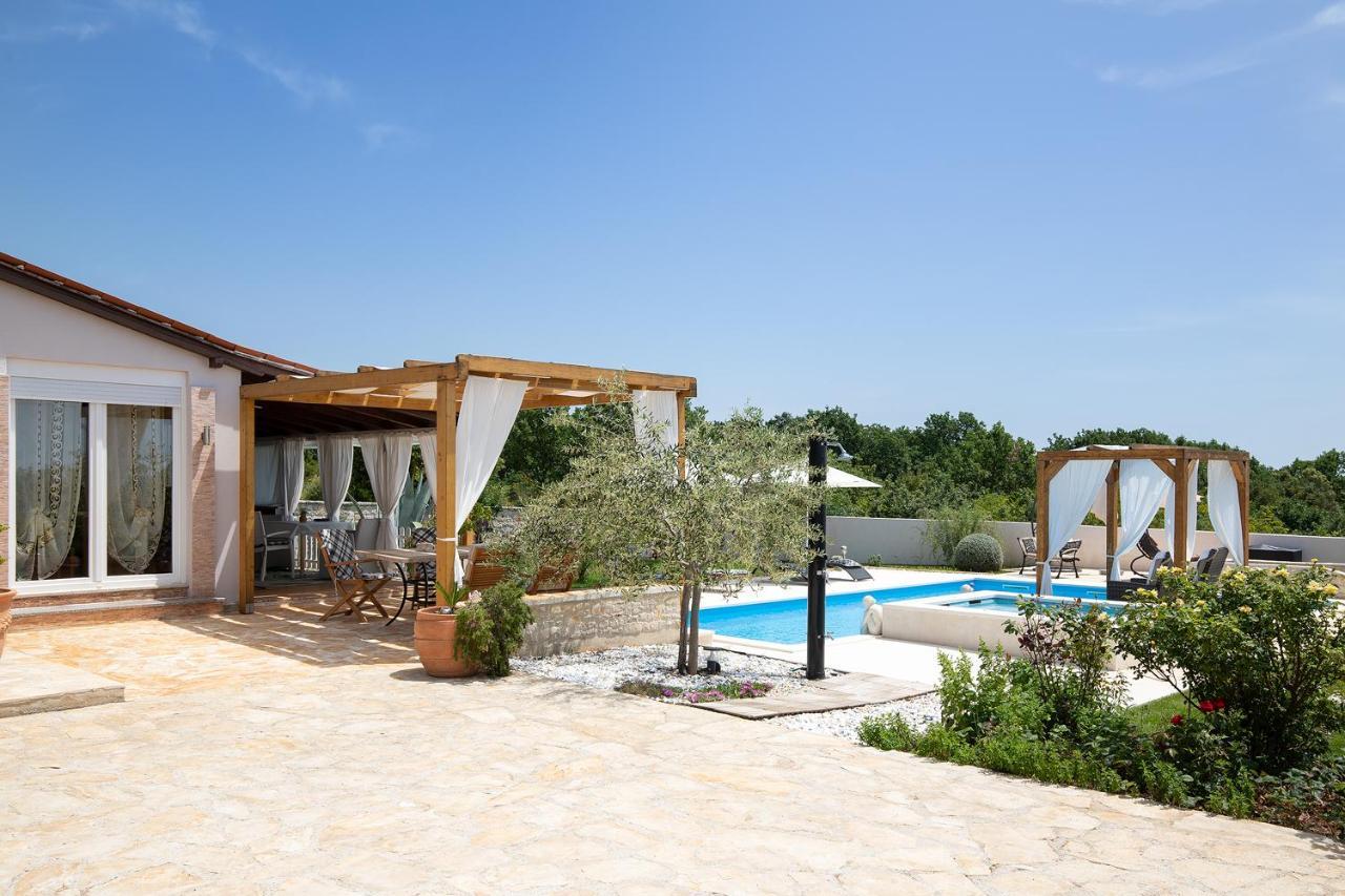Holiday House Bilos فودنيان المظهر الخارجي الصورة