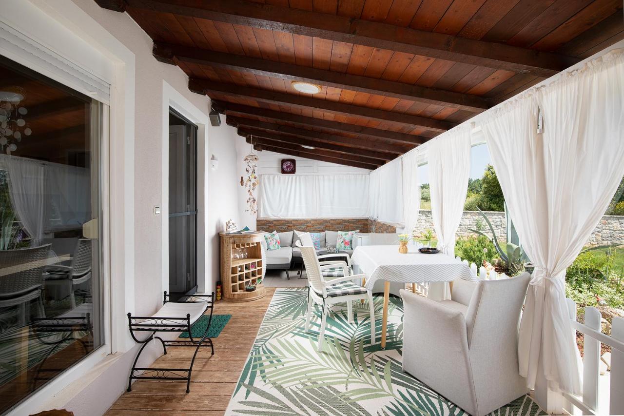 Holiday House Bilos فودنيان المظهر الخارجي الصورة