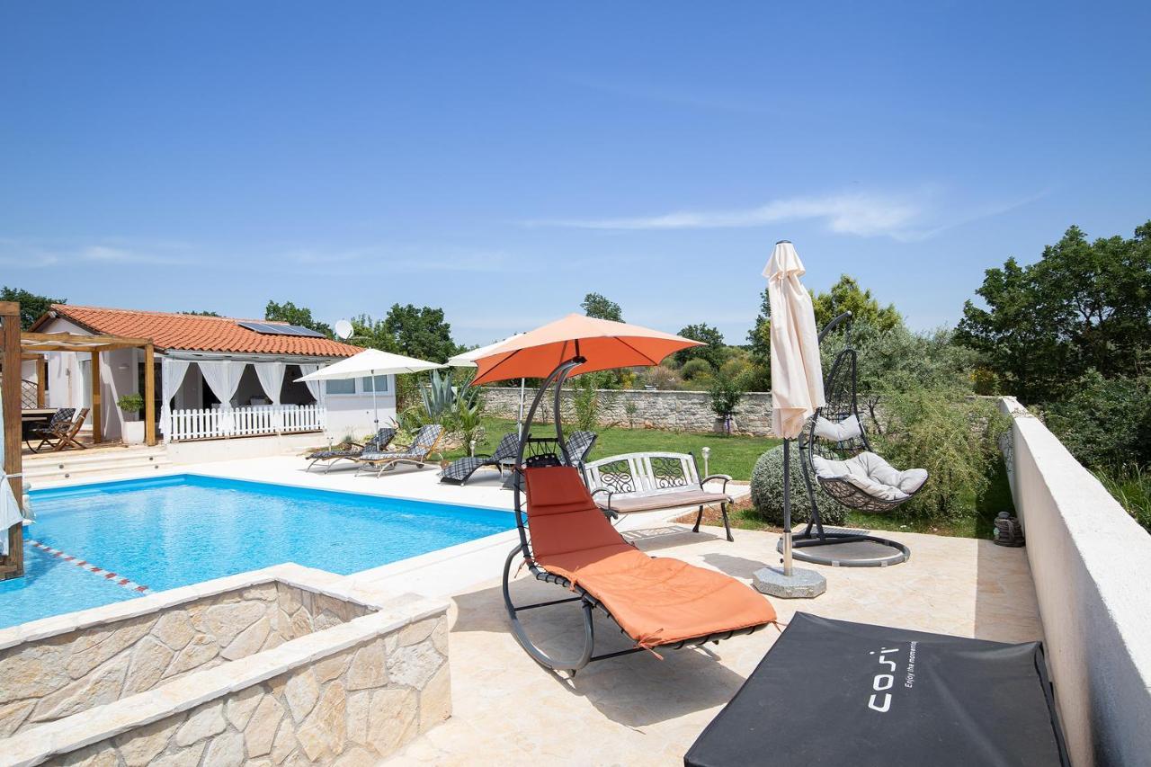 Holiday House Bilos فودنيان المظهر الخارجي الصورة