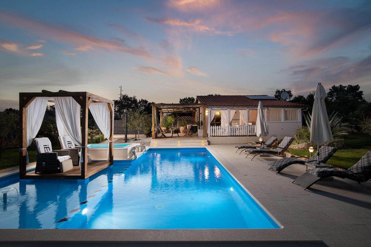 Holiday House Bilos فودنيان المظهر الخارجي الصورة