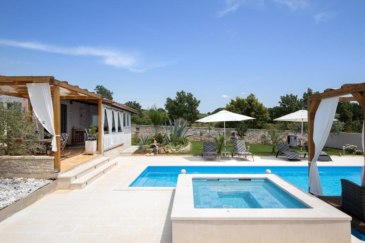 Holiday House Bilos فودنيان المظهر الخارجي الصورة