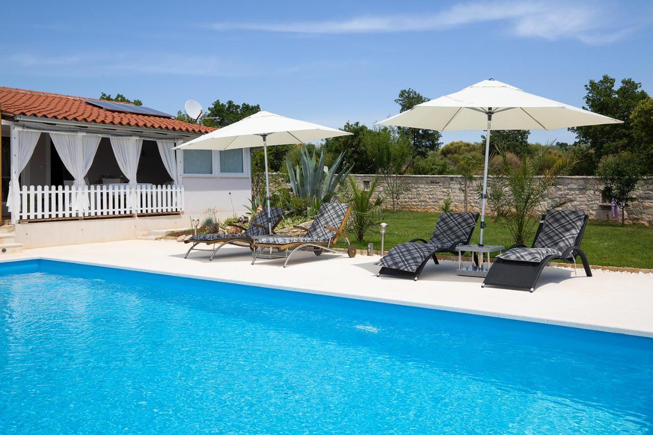 Holiday House Bilos فودنيان المظهر الخارجي الصورة