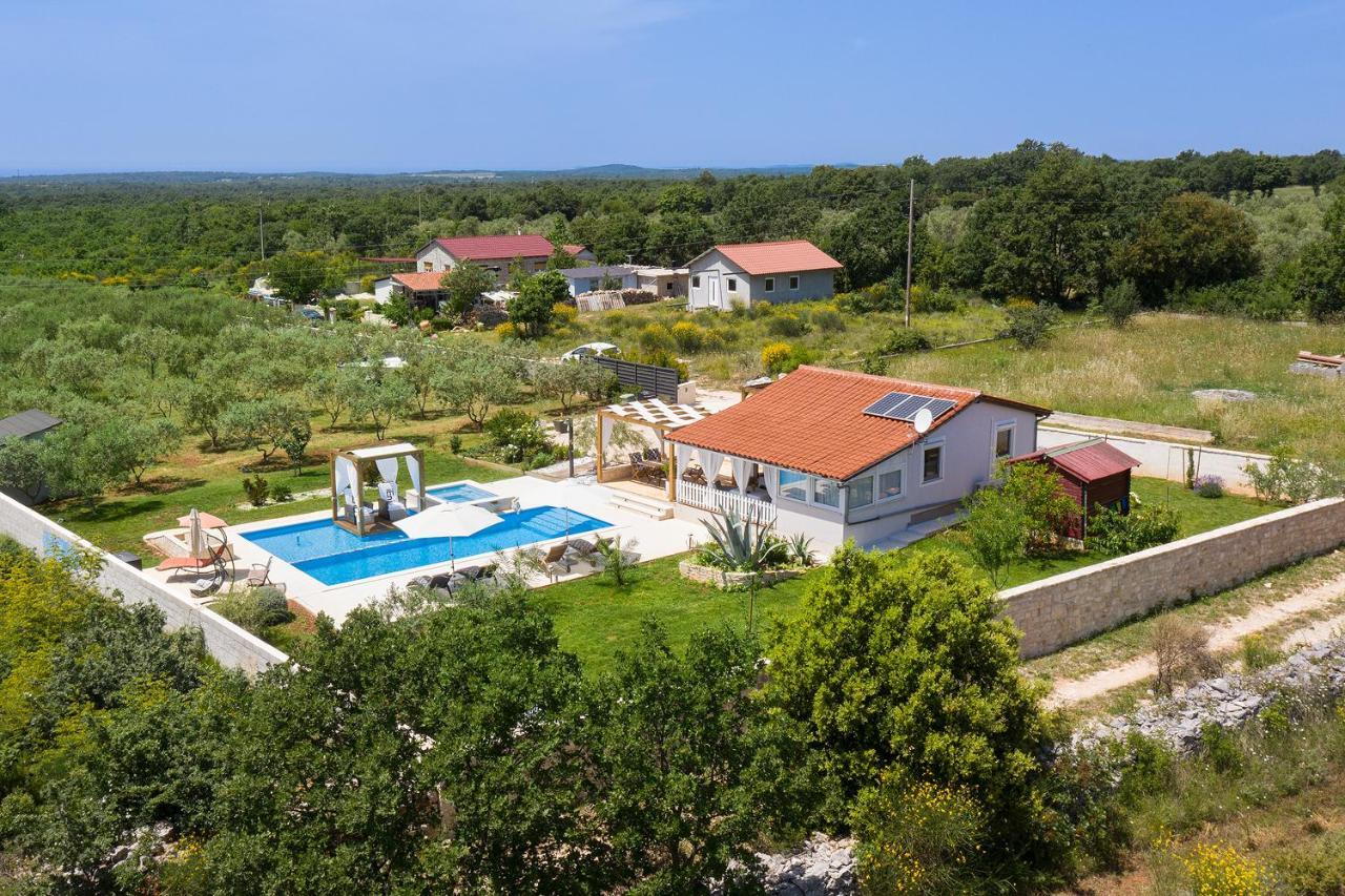 Holiday House Bilos فودنيان المظهر الخارجي الصورة