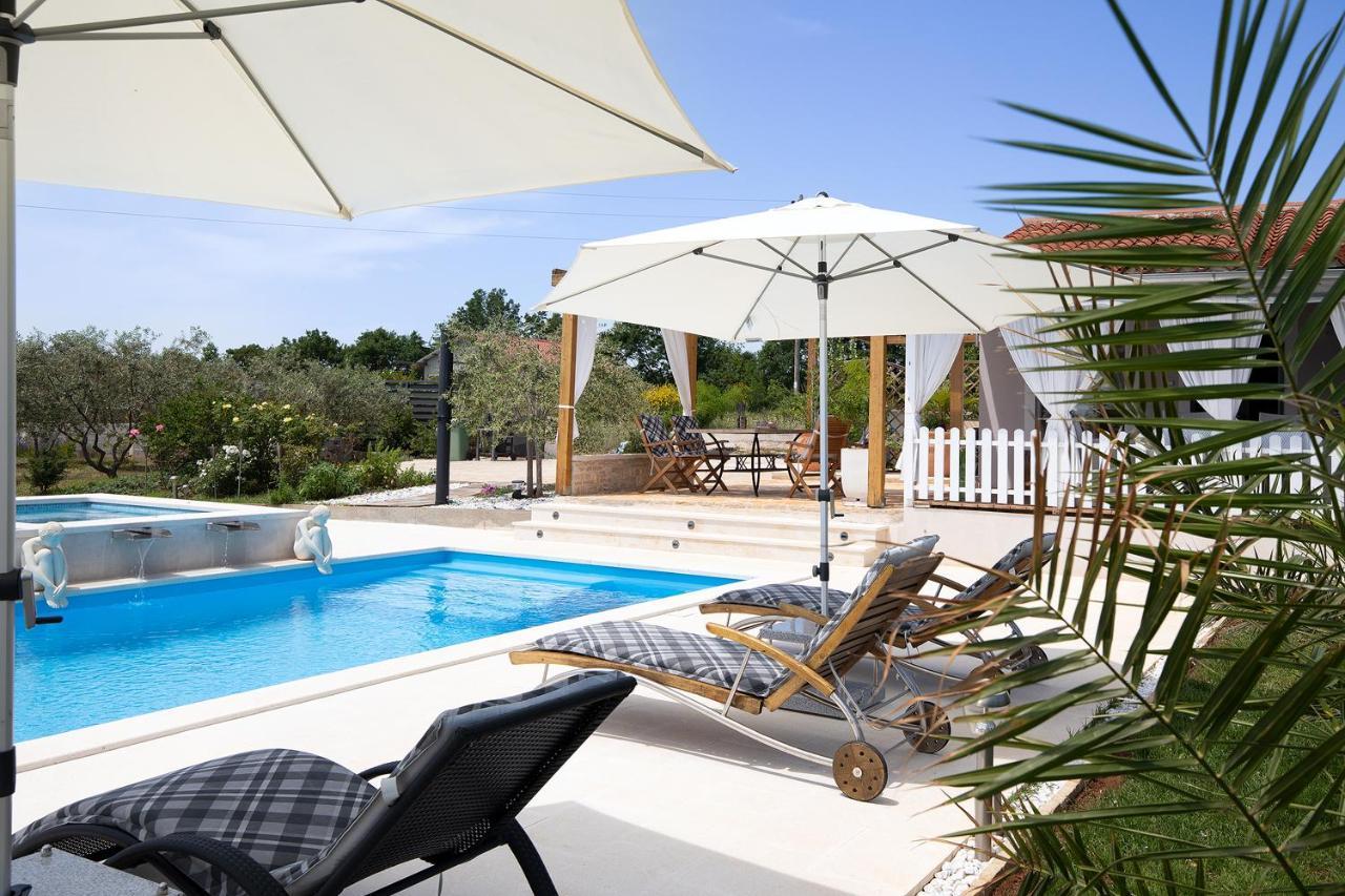 Holiday House Bilos فودنيان المظهر الخارجي الصورة