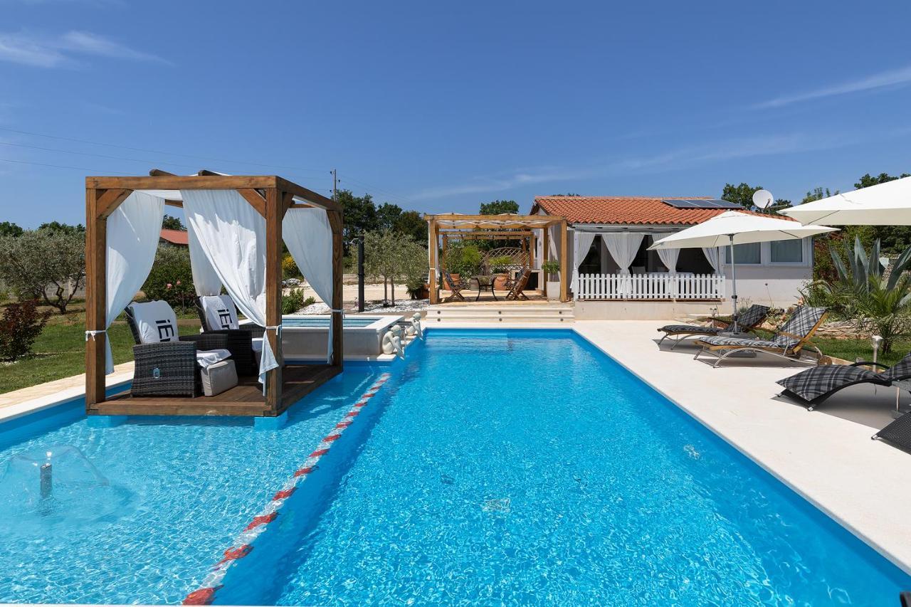 Holiday House Bilos فودنيان المظهر الخارجي الصورة