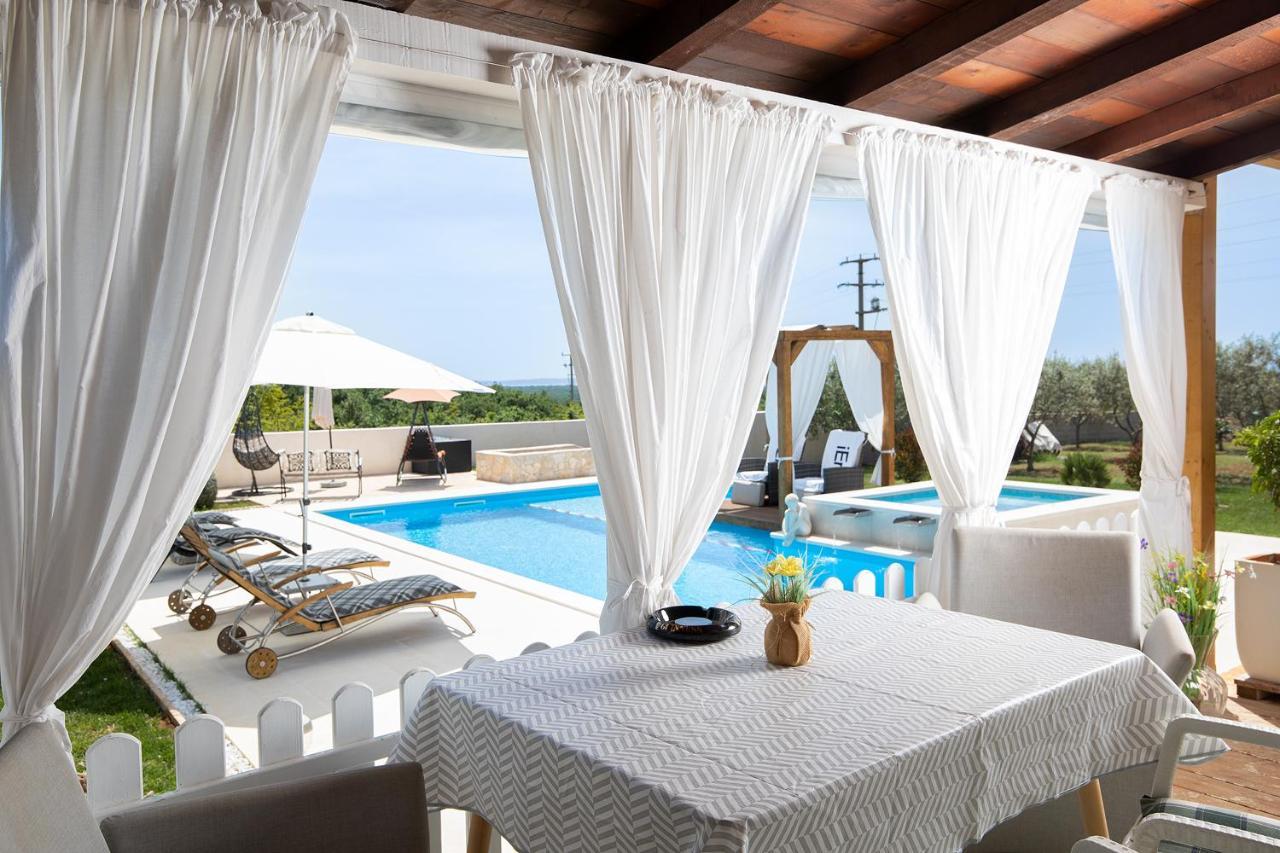 Holiday House Bilos فودنيان المظهر الخارجي الصورة