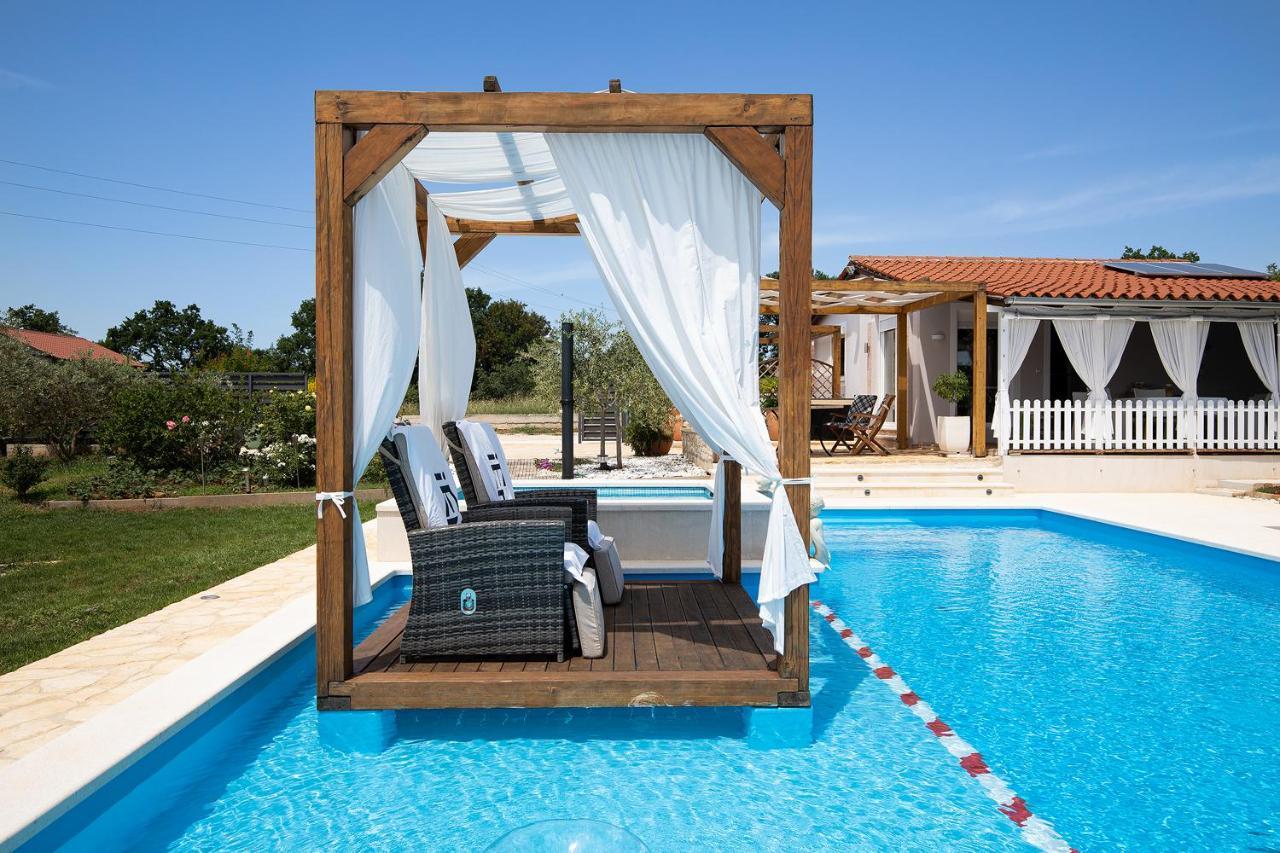 Holiday House Bilos فودنيان المظهر الخارجي الصورة
